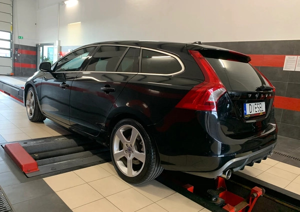 Volvo V60 cena 34900 przebieg: 249000, rok produkcji 2012 z Opalenica małe 191